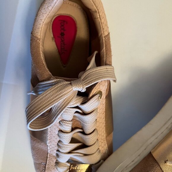 Foot Petals Pink Sneakers Size 8 Medium - Picture 1 of 2